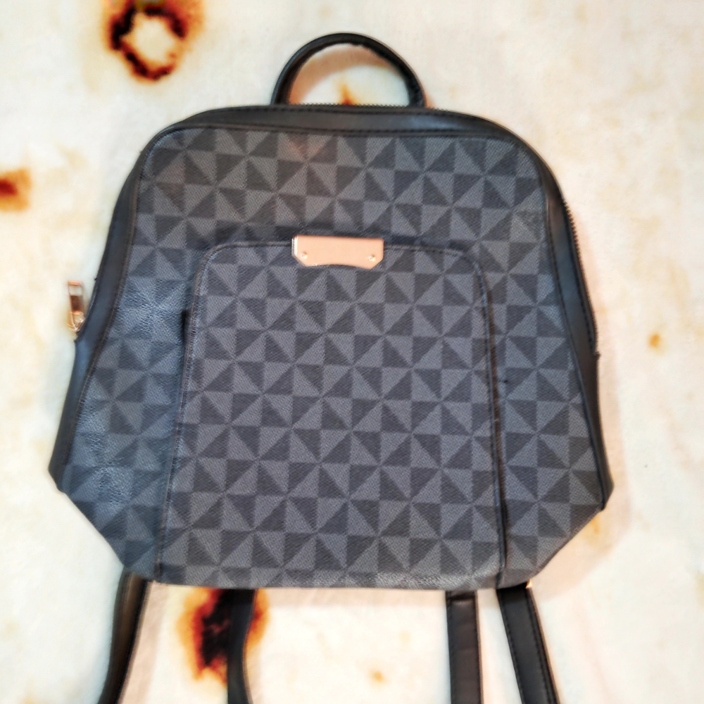 3for25 Geometric Patterned Gray Backpack - image 2